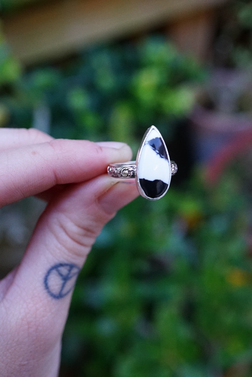 ~•White Buffalo Turquoise Ring•~ {Size 5}
