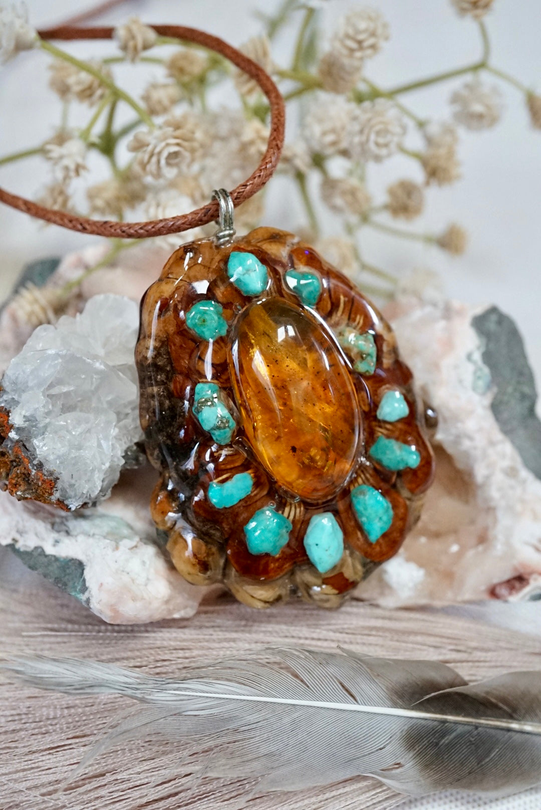 ~•Fossilizëd Ambër & Raw Nëvada Turquoisë Pinecone•~ Size XL