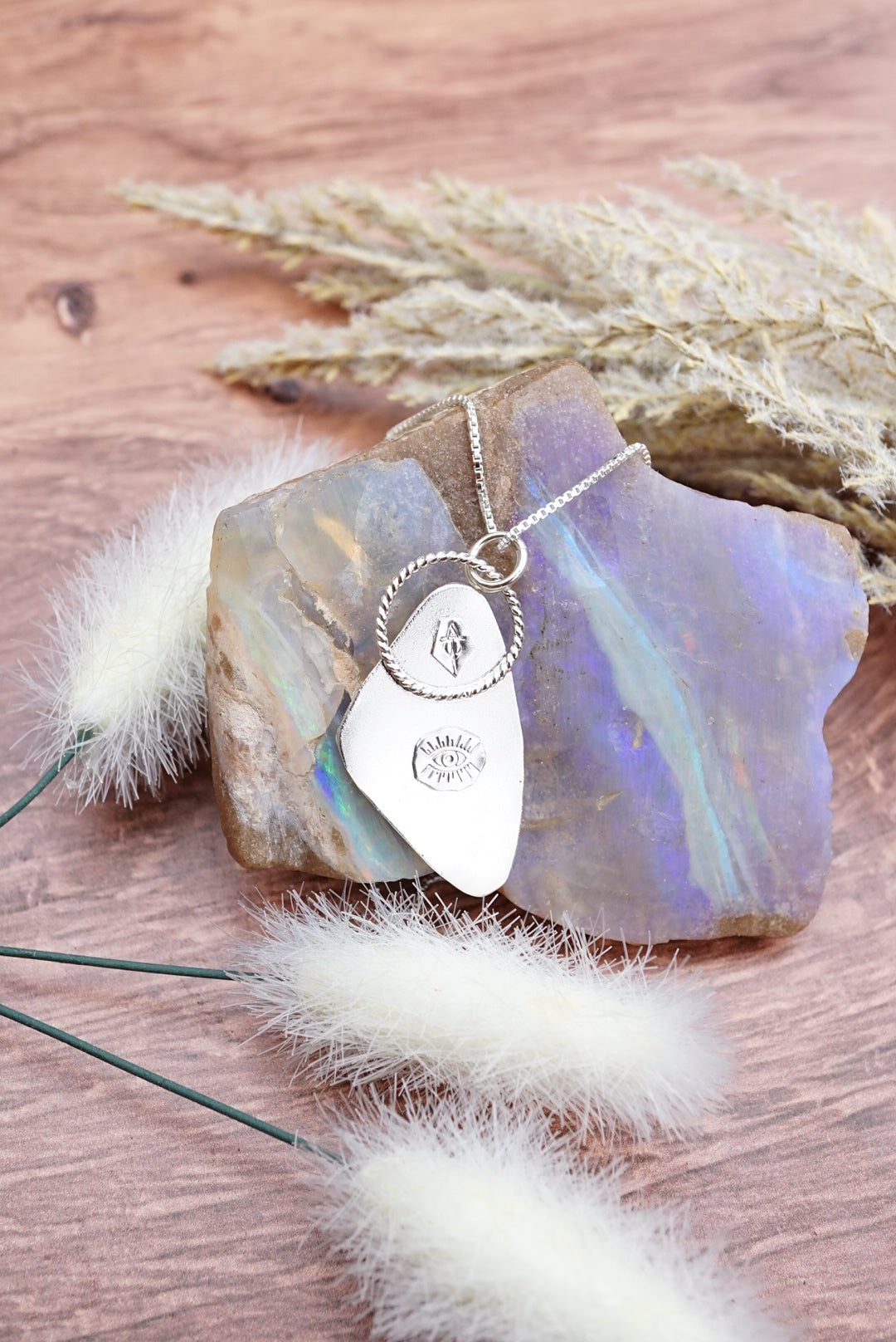 ~•Butterflÿ Wing Amulet•~ 18” Chain