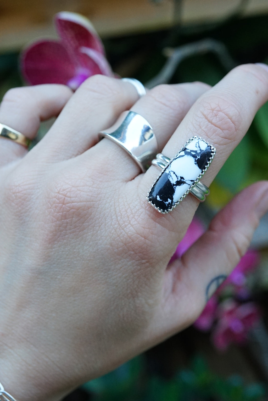 ~•White Buffalo Turquoise Ring•~ {Size 7}