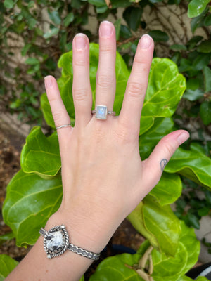 ~White Büffalo Turquoise Ring~ {Size 7}