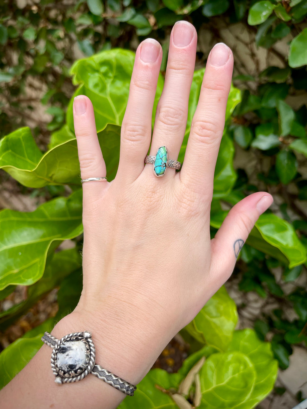 ~Blue Moön Turquoise Ring~ {Size 7}