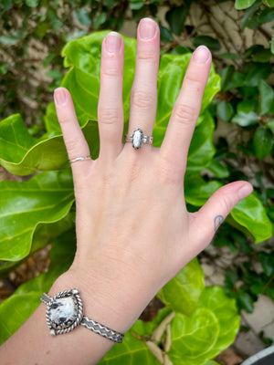 ~White Büffalo Turquoise Ring~ {Size 6.25}